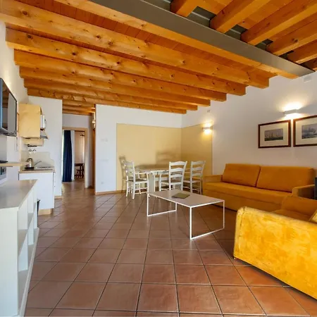 Hotel apartamentowy Ca Del Torri Del Benaco