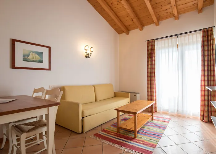 Ca Del Aparthotel Torri Del Benaco